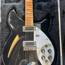 Consignment/Used Rickenbacker 620 Black w/Custom Case