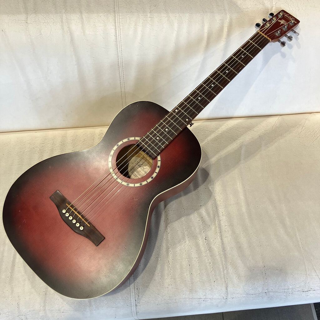 Consignment/Used Art and Lutherie Ami Burgandy w/Gig Bag