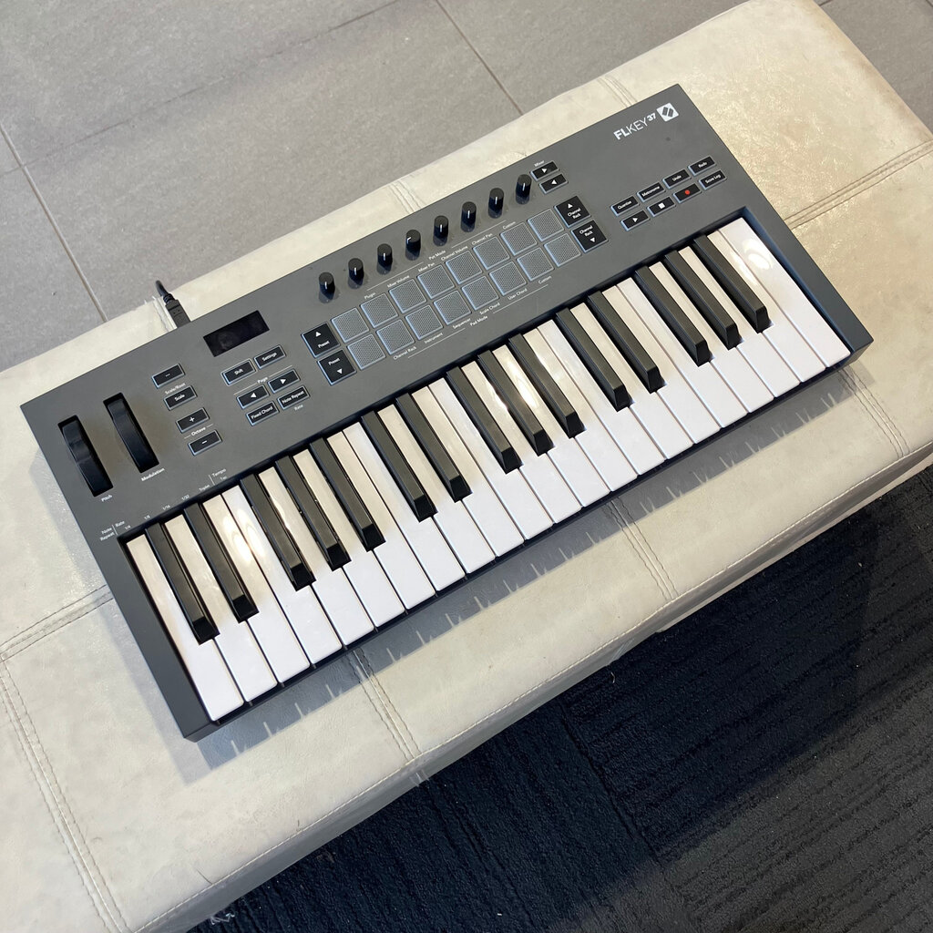 Consignment/Used Novation FLKey 37 Keyboard Controller