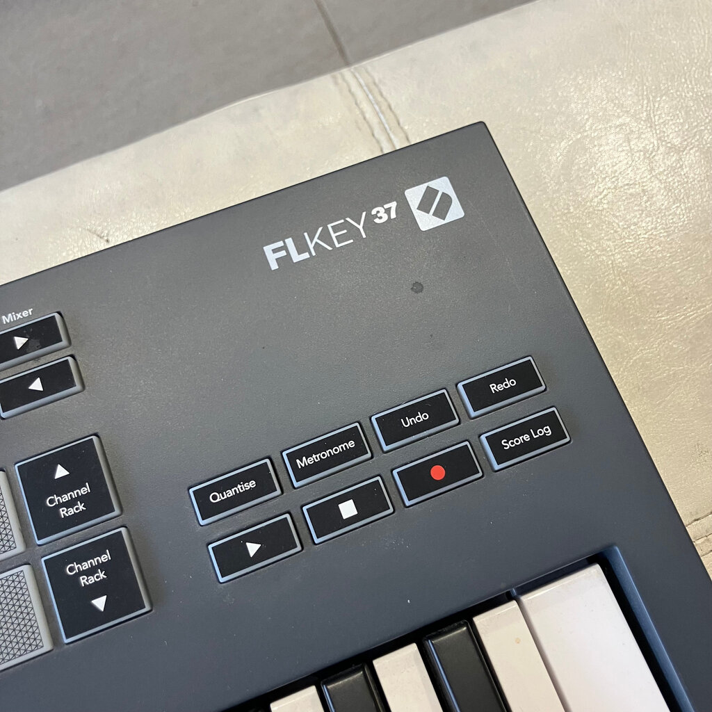 Consignment/Used Novation FLKey 37 Keyboard Controller