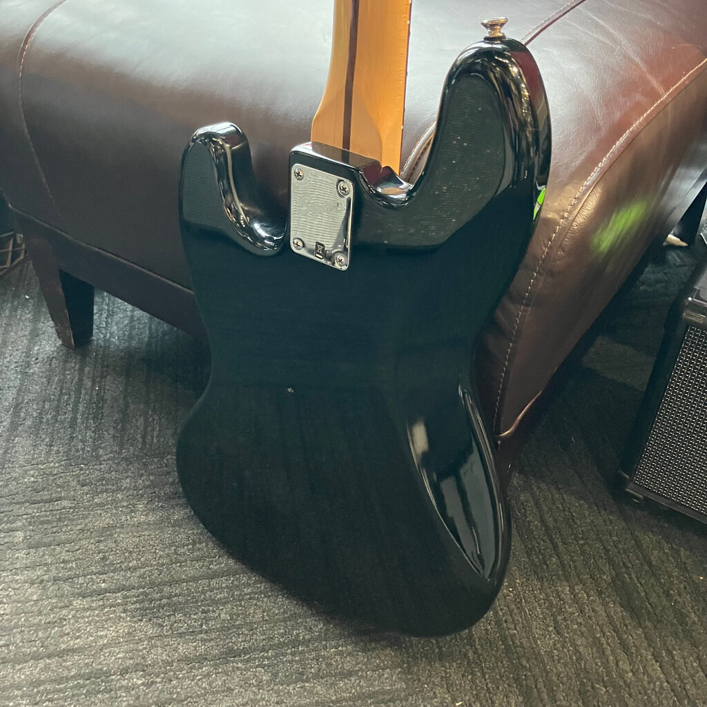 Consignment/Used Squier Jazz Bass - Black w/Gig Bag