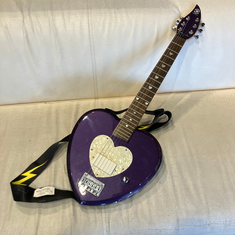 Electro-Harmonix Consignment/Used Daisy Rock Heartbreaker Short Scale Guitar -  Purple w/Bag