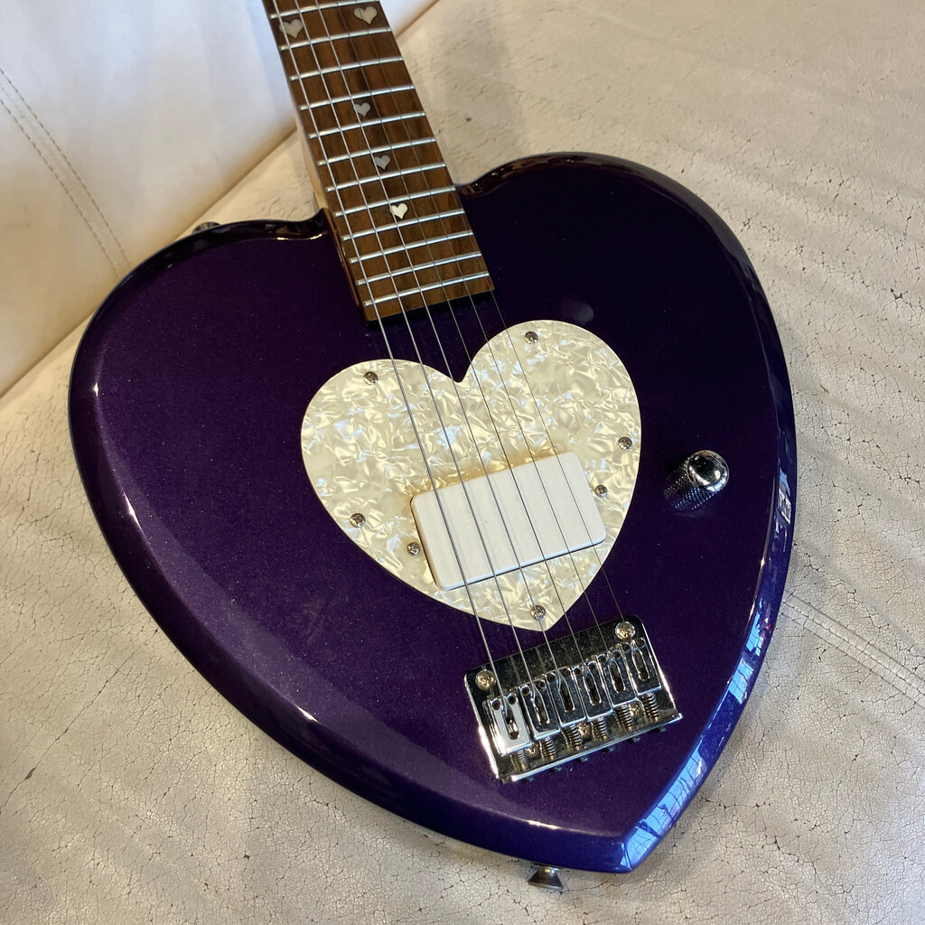 Electro-Harmonix Consignment/Used Daisy Rock Heartbreaker Short Scale Guitar -  Purple w/Bag