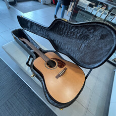 Used/Consignment Norman ST40 Acoustic w/HS case & stand