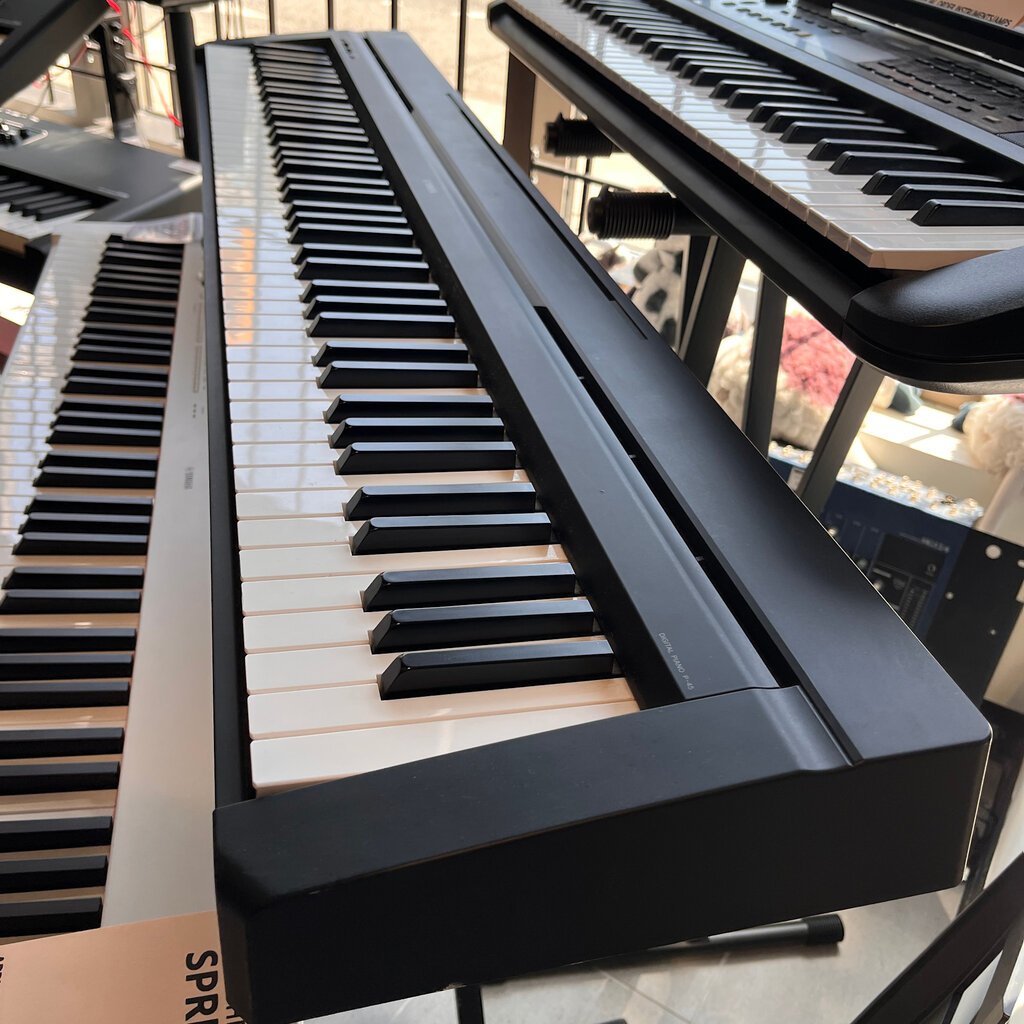 Yamaha Used Yamaha P45 with Stand/pedal