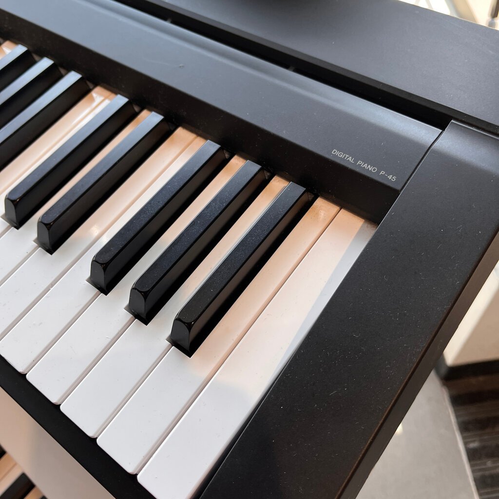 Yamaha Used Yamaha P45 with Stand/pedal