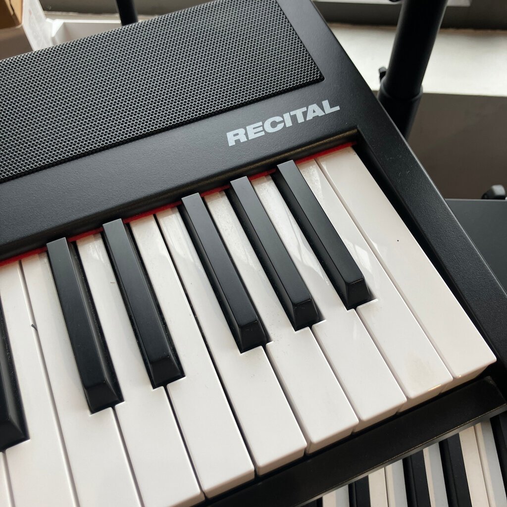 Yamaha Consignment/Used Alesis Recital Keyboard - w/Stand and Bench