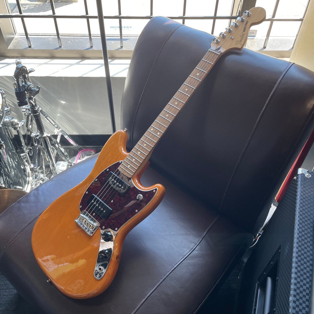 Fender Consignment/Used Fender Player Mustang 90 - Aged Natural w/Gig Bag