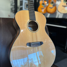 Breedlove Consignment/Used Breedlove Discovery Concerto Natural 2019