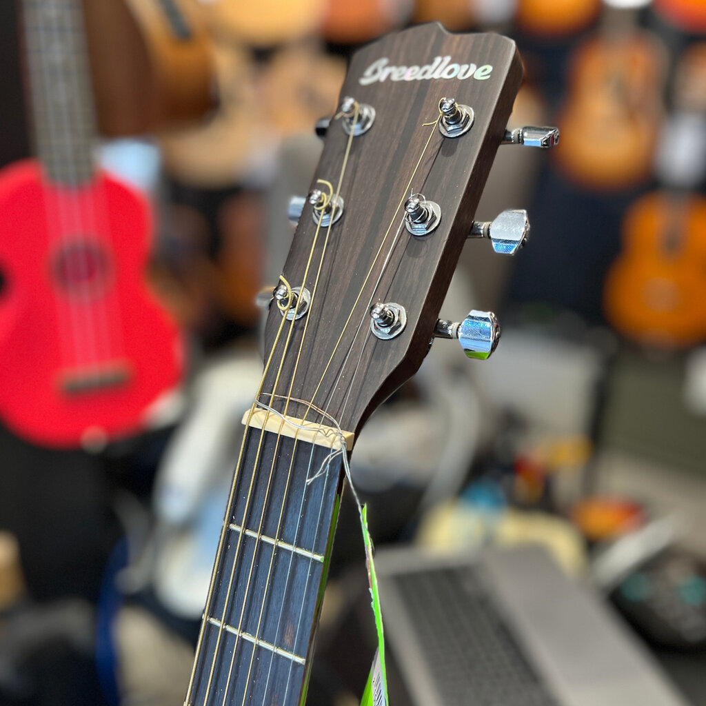 Breedlove Consignment/Used Breedlove Discovery Concerto Natural 2019