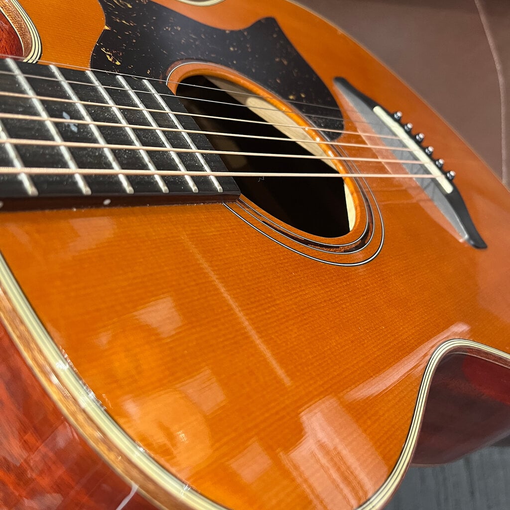 Yamaha Consignment/Used Yamaha AC5M w/Case