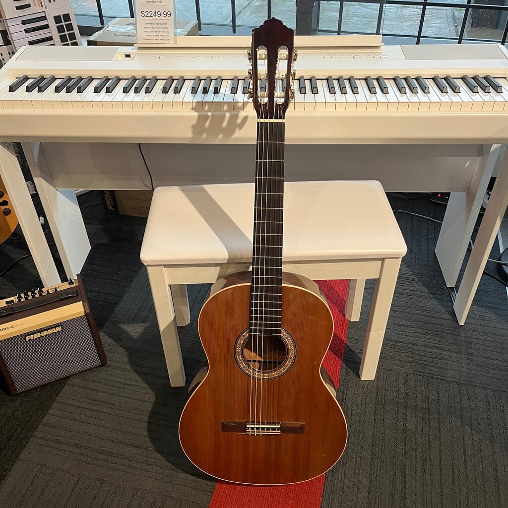 Consignment/Used Alamansa 401 Cedro - w/Case
