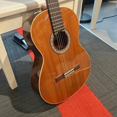 Consignment/Used Alamansa 401 Cedro - w/Case
