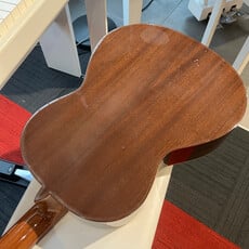 Consignment/Used Alamansa 401 Cedro - w/Case