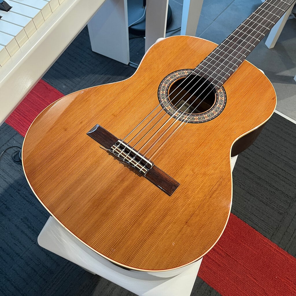 Consignment/Used Alamansa 401 Cedro - w/Case