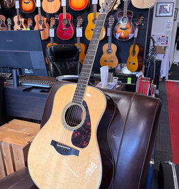 Yamaha Used Yamaha LL16R Acoustic Guitar w/Yamaha Bag