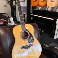 Yamaha Used Yamaha LL16R Acoustic Guitar w/Yamaha Bag