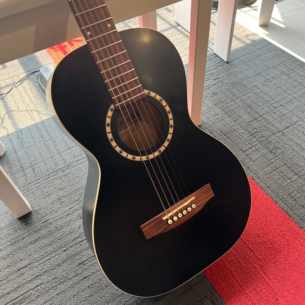 Consignment/Used A&L Ami Black - w/Gig Bag