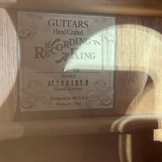 Recording King RD-06 Acoustic Guitar w/Case