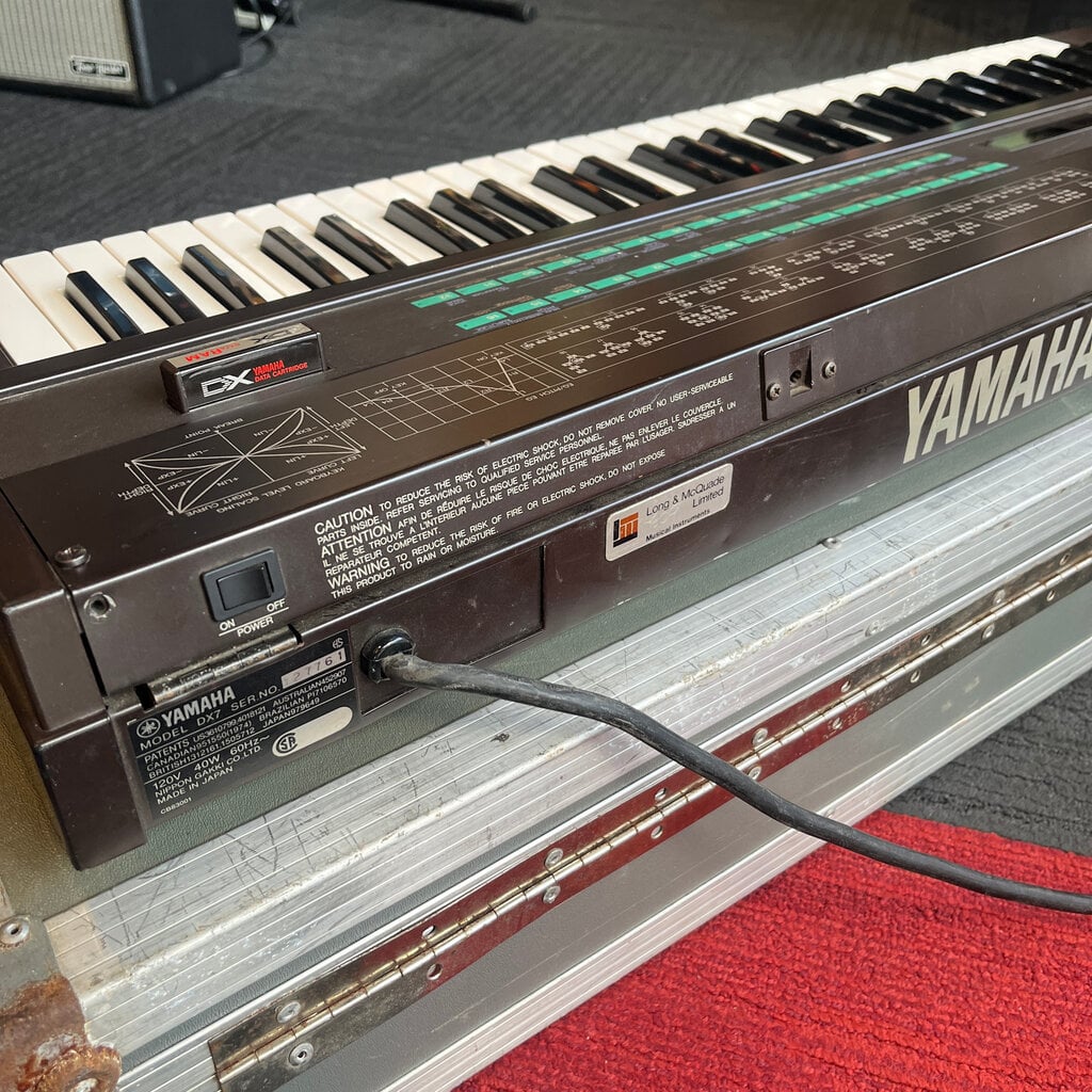 Yamaha Consignment/Used Yamaha DX7 Digital Synthesizer w/Road Case