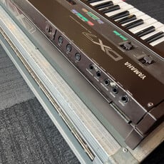 Yamaha Consignment/Used Yamaha DX7 Digital Synthesizer w/Road Case