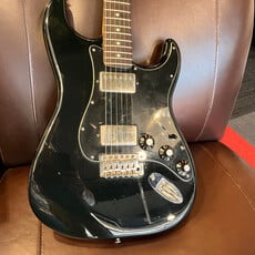 Fender Consignment/Used Fender Blacktop Strat HH (Made in Mexico) (w/ Case)