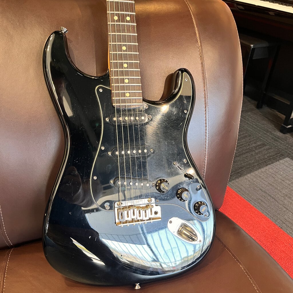 Fender Consignment/Used 2011 Fender American Standard Stratocaster - Black (w/ Case)