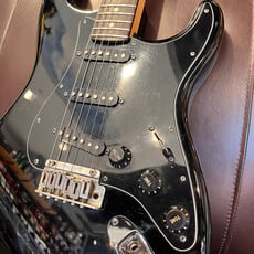Fender Consignment/Used 2011 Fender American Standard Stratocaster - Black (w/ Case)