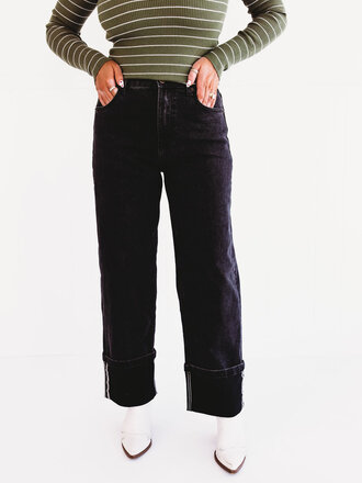 Cuffed Borrom Denim