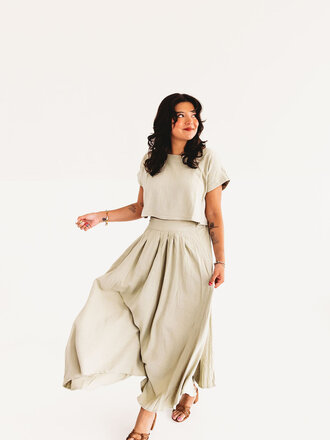 blu pepper Pretty Linen Maxi Skirt