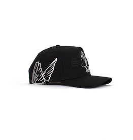 Silk Dove Font Snap Cap