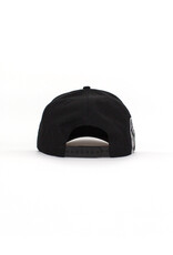 Silk Dove Font Snap Cap