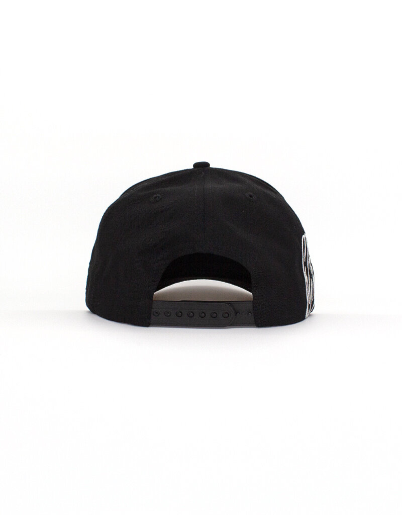 Silk Dove Font Snap Cap