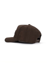 Silk Dove Font Snap Cap