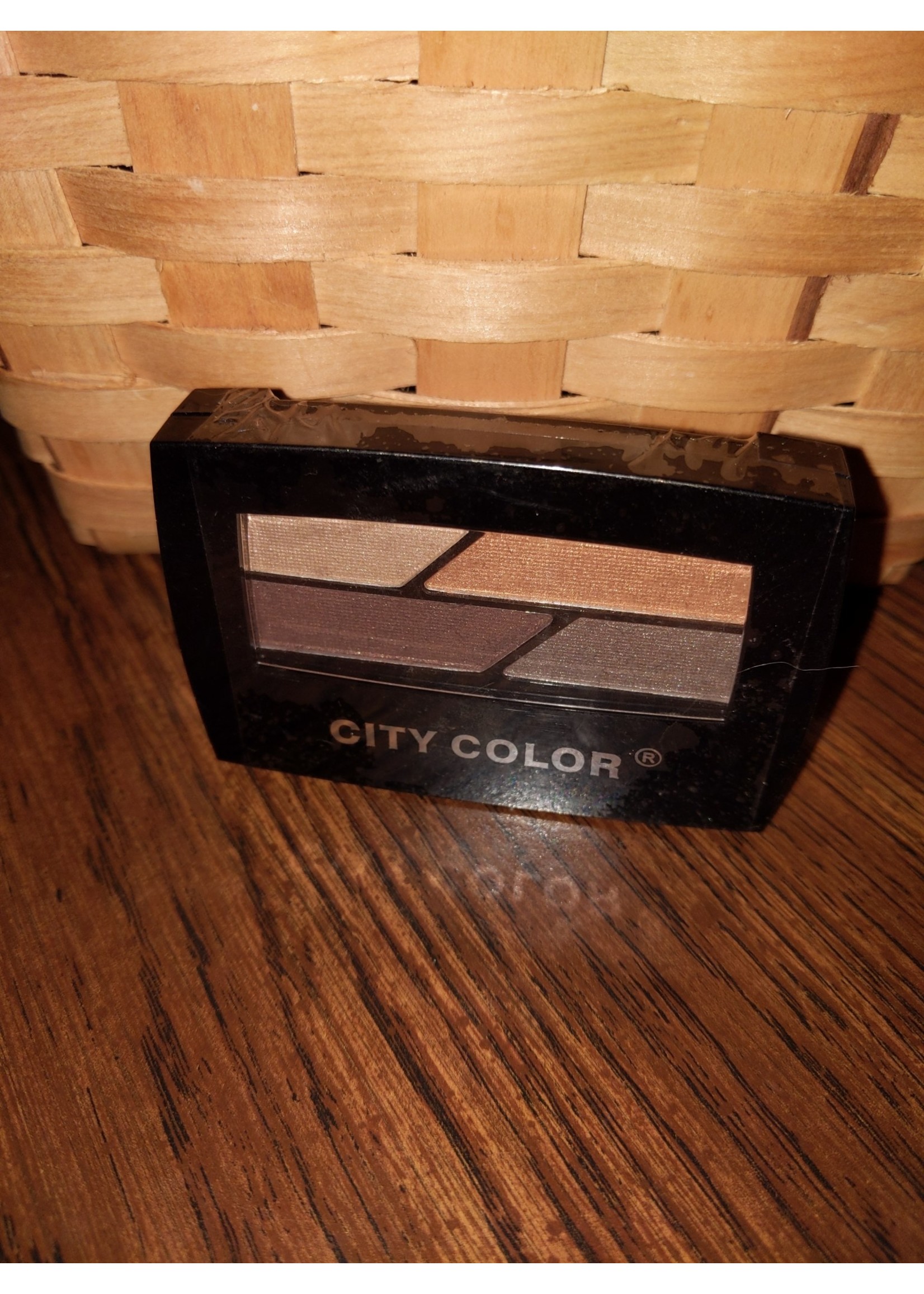 City Color City Color Quad Eyeshadow Brown Makeup palette