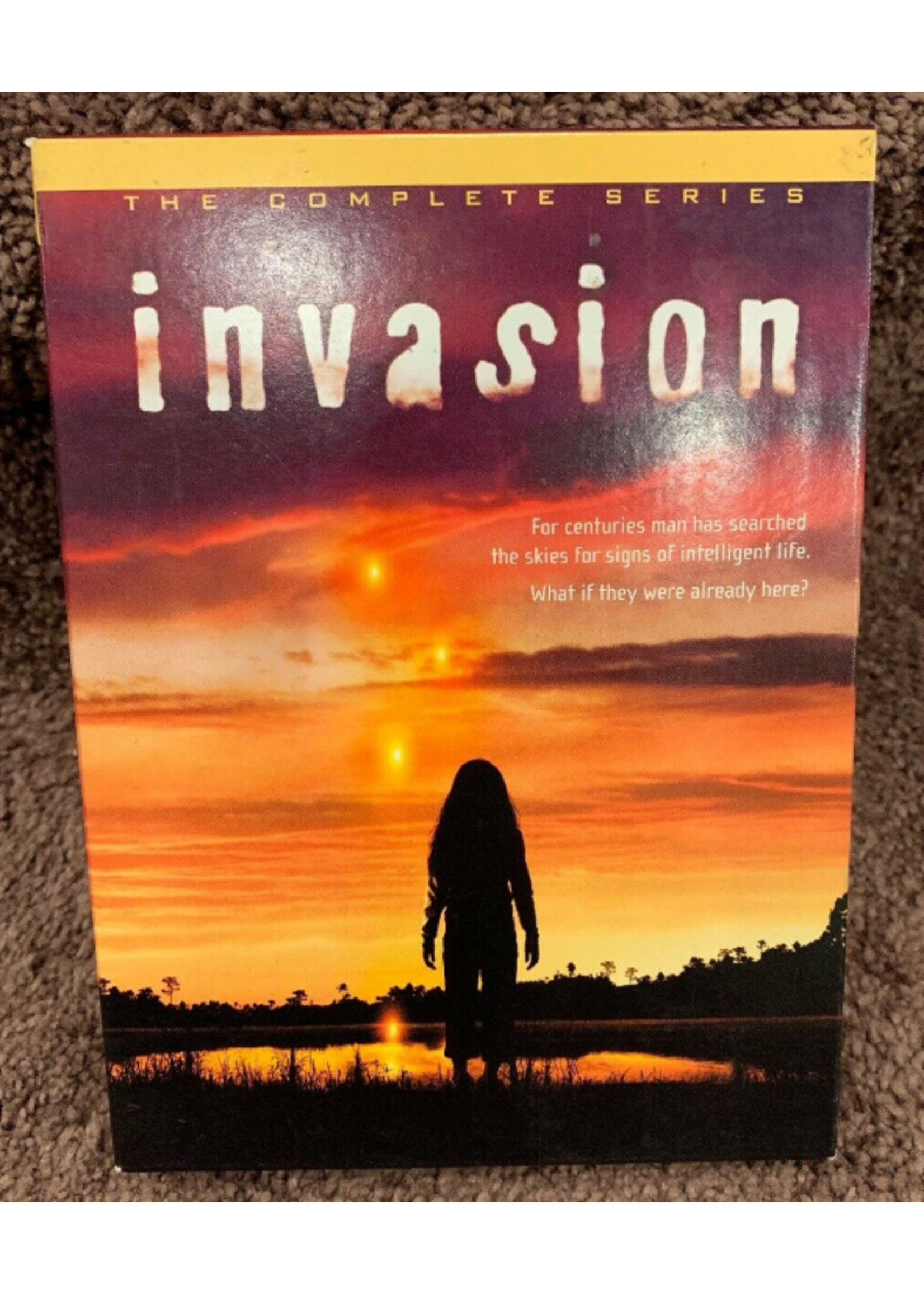 Invasion: The Complete Series DVD Boxed Set Like New