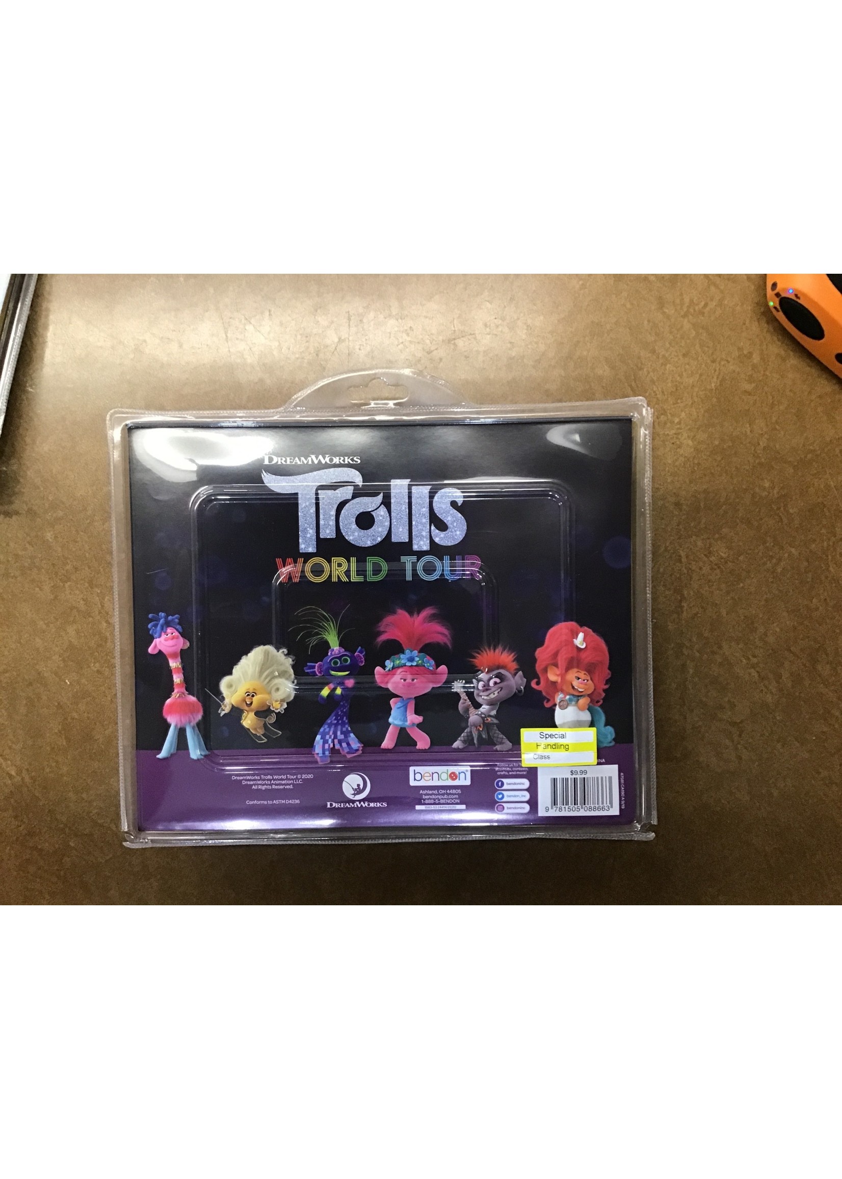 Trolls 2 Coloring & Activity Character Play Set