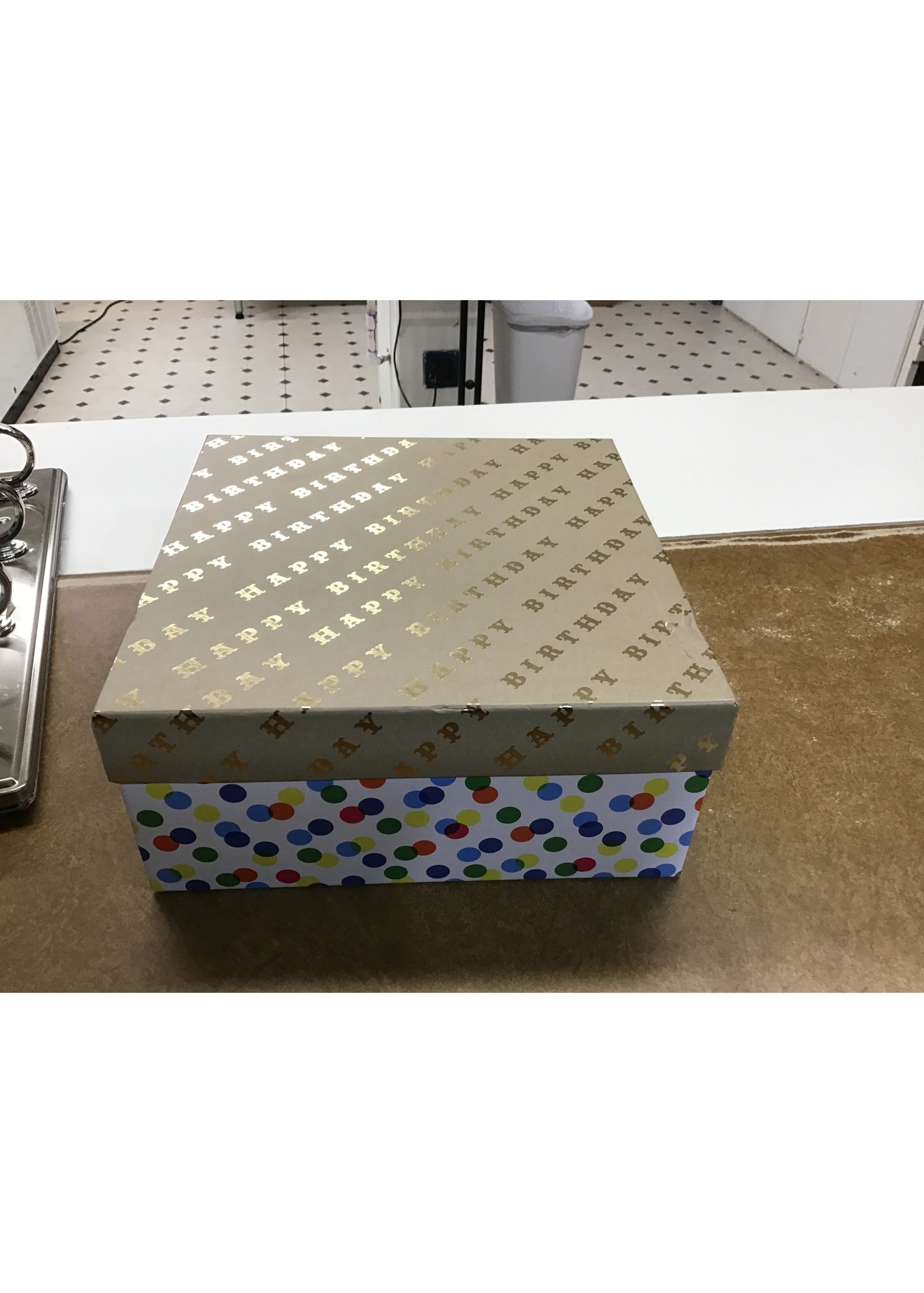 Balloons Gift Box - Spritz™ Dented corner