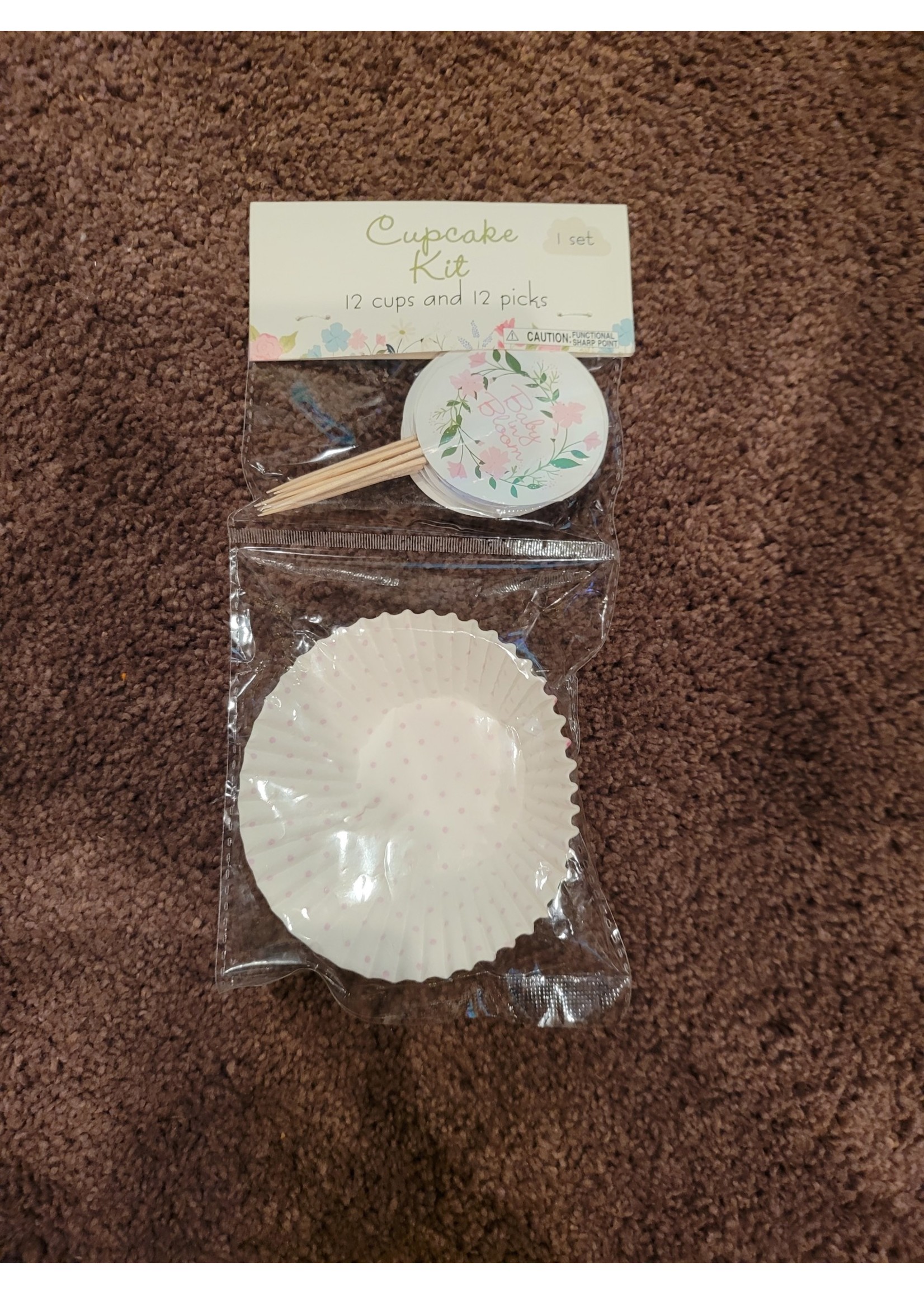 Cupcake Kit (12 cups & 12 Picks)