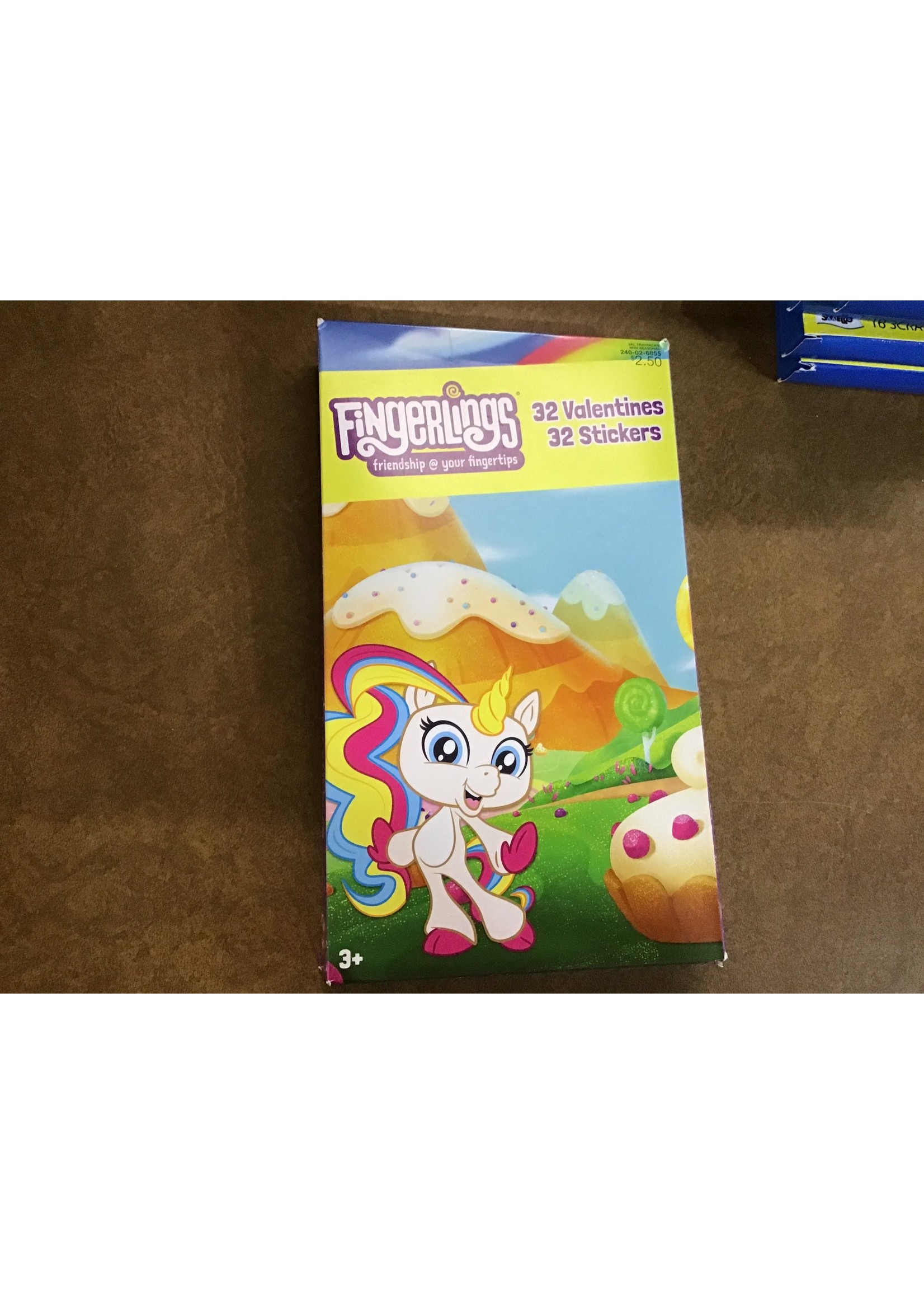 Fingerlings 32ct Deluxe Valentines With Stickers