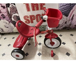 radio flyer fold 2 go trike with bucket