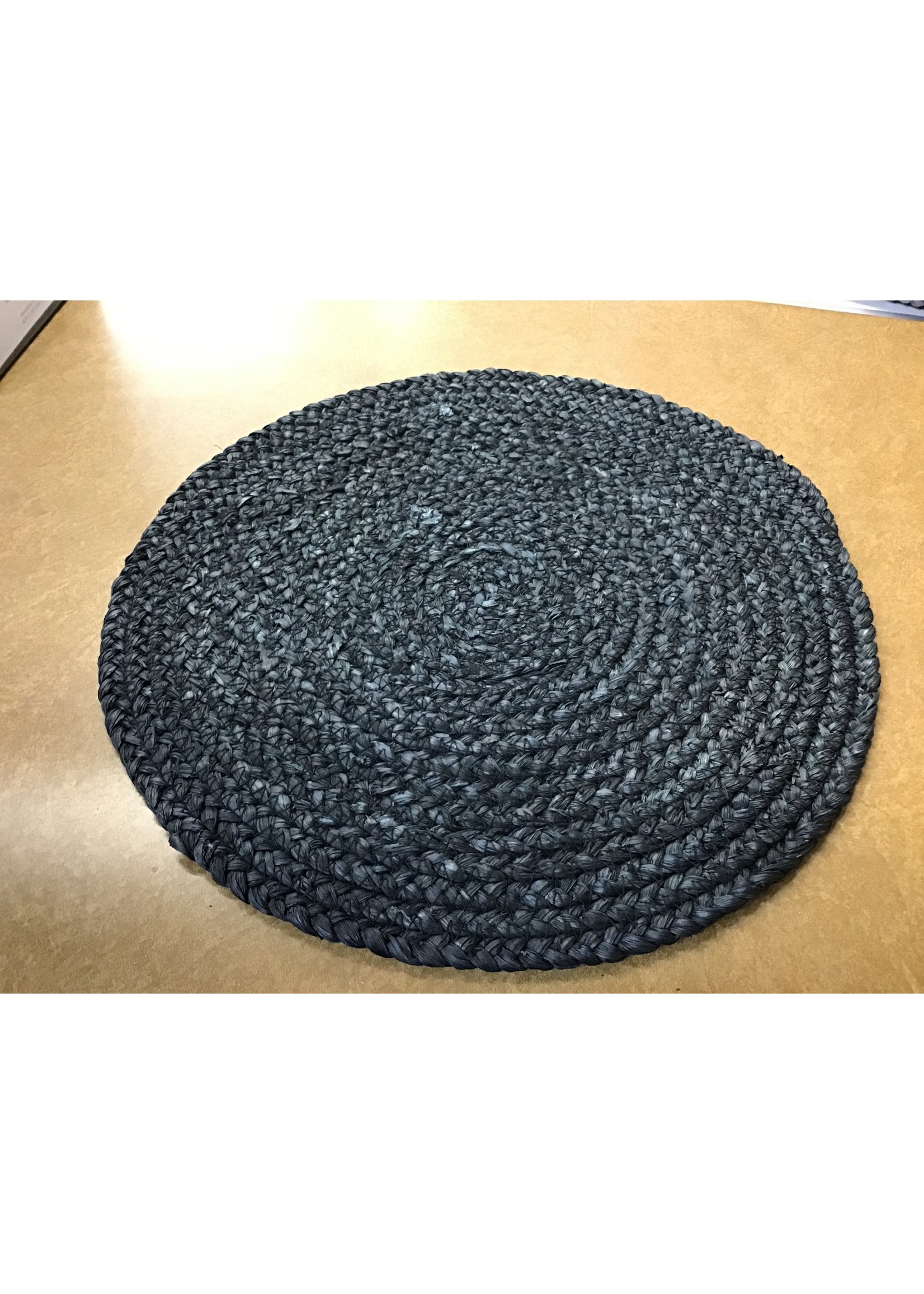 Threshold charger placemat black