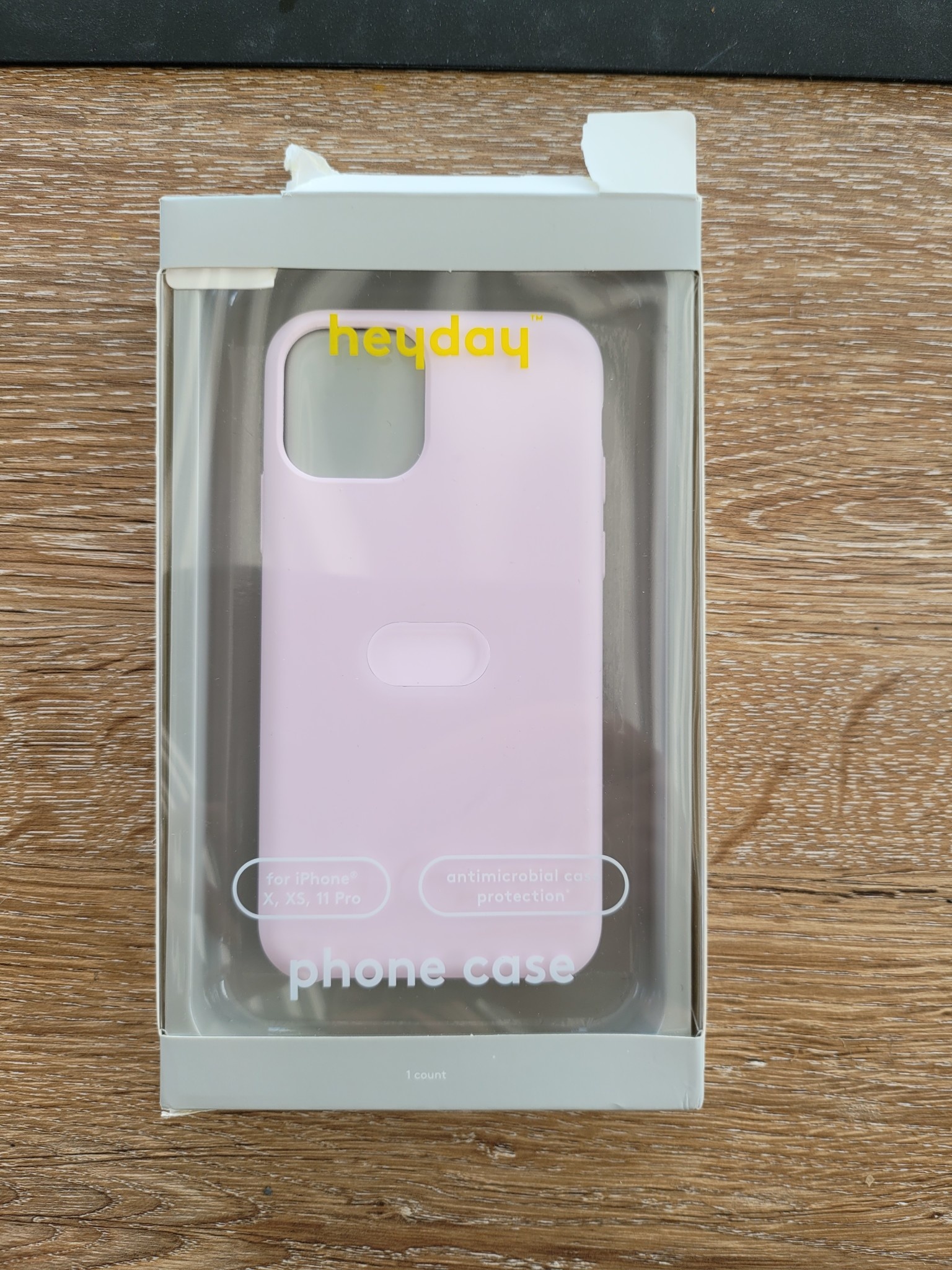 clear case on black phone FLOLAB