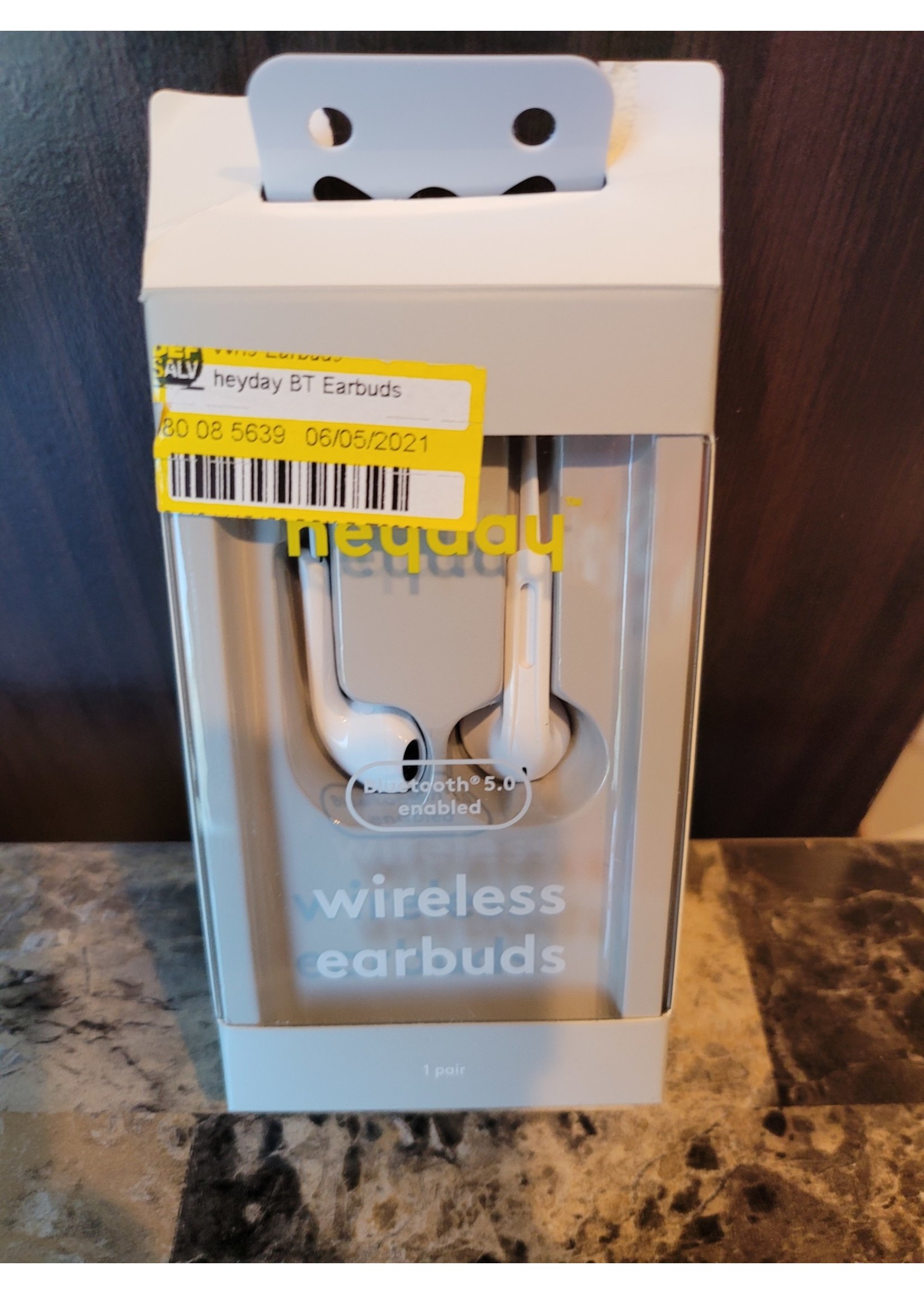 heyday™ Wireless Flat Bluetooth Earbuds - White