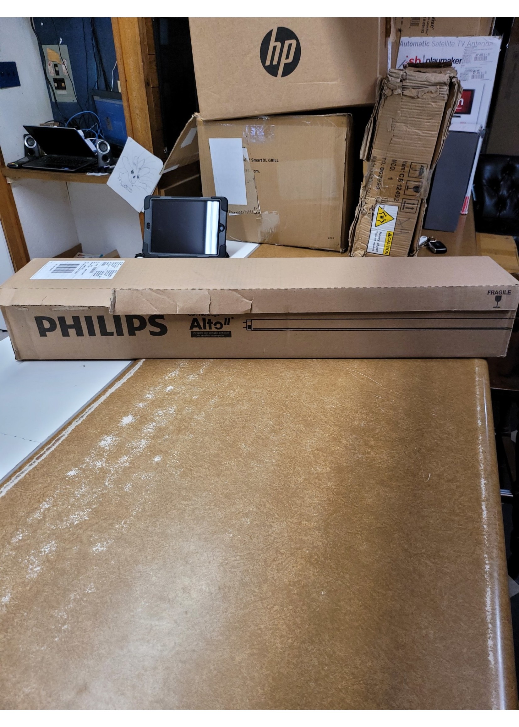 Philips 281477 F30T/CW Alto 30 watt - 36" - T8 - Medium Bi-Pin (G13) Base - 4,100K - Cool White - ALTO | Philips Fluorescent Light Bulb 30 Bulb Pack