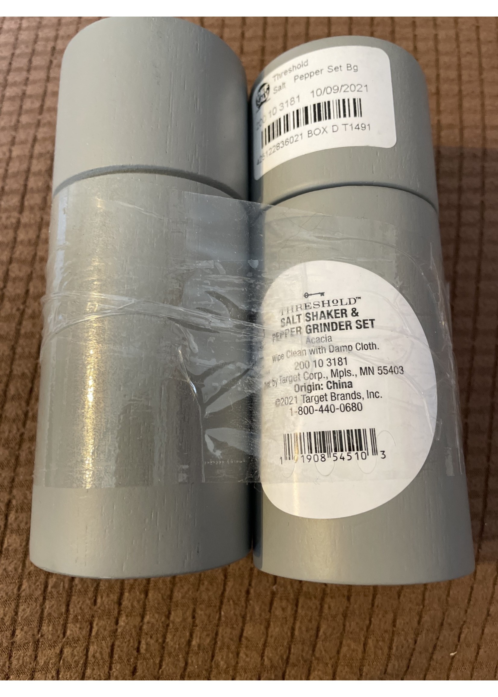 *sm black smudge on back of 1 grinder* Threshold 2pc Acacia Sjaker Salt  and Pepper Grinder Set - ThresholdΓäó