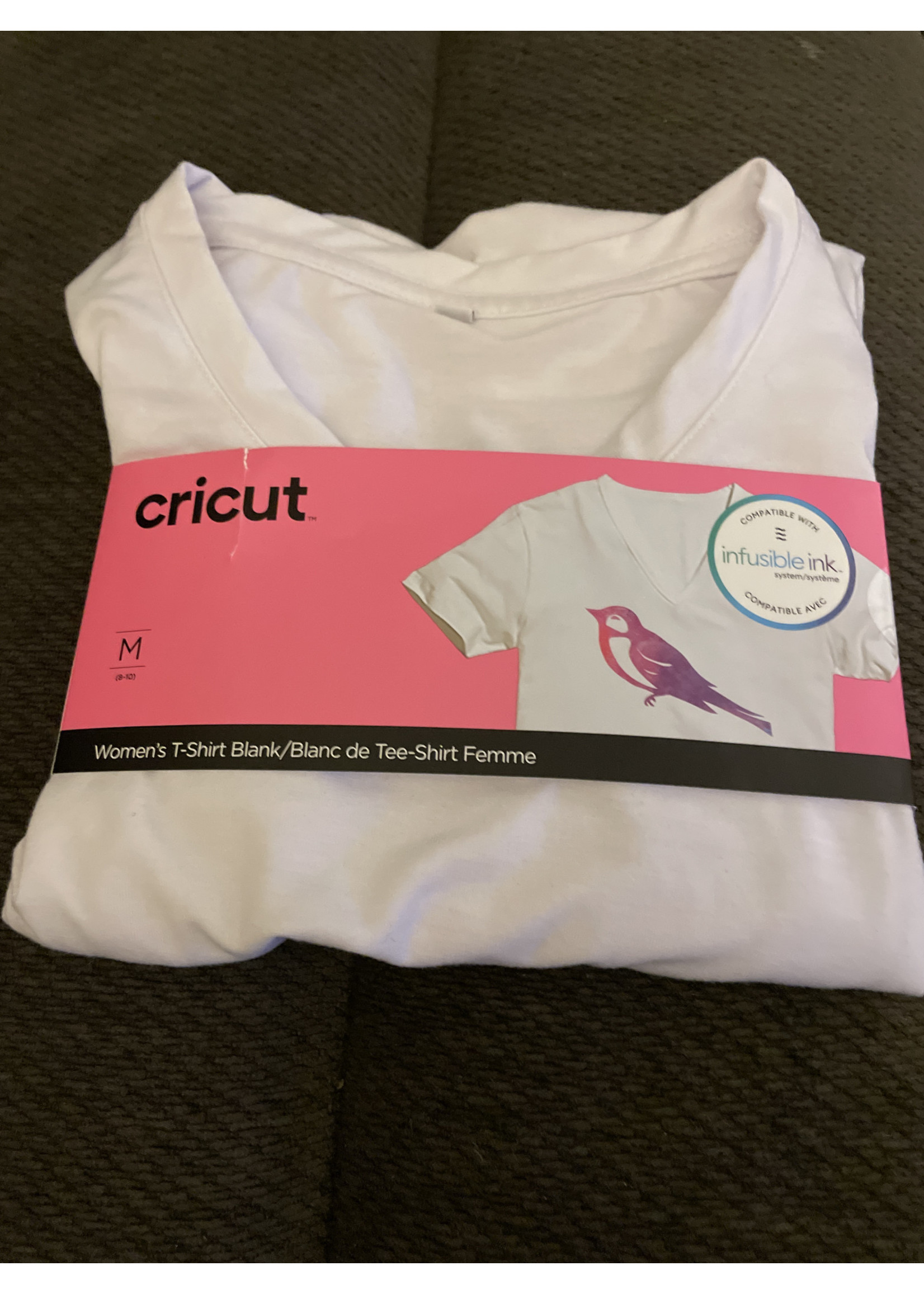Cricut Women’s V-Neck T-Shirt Blank