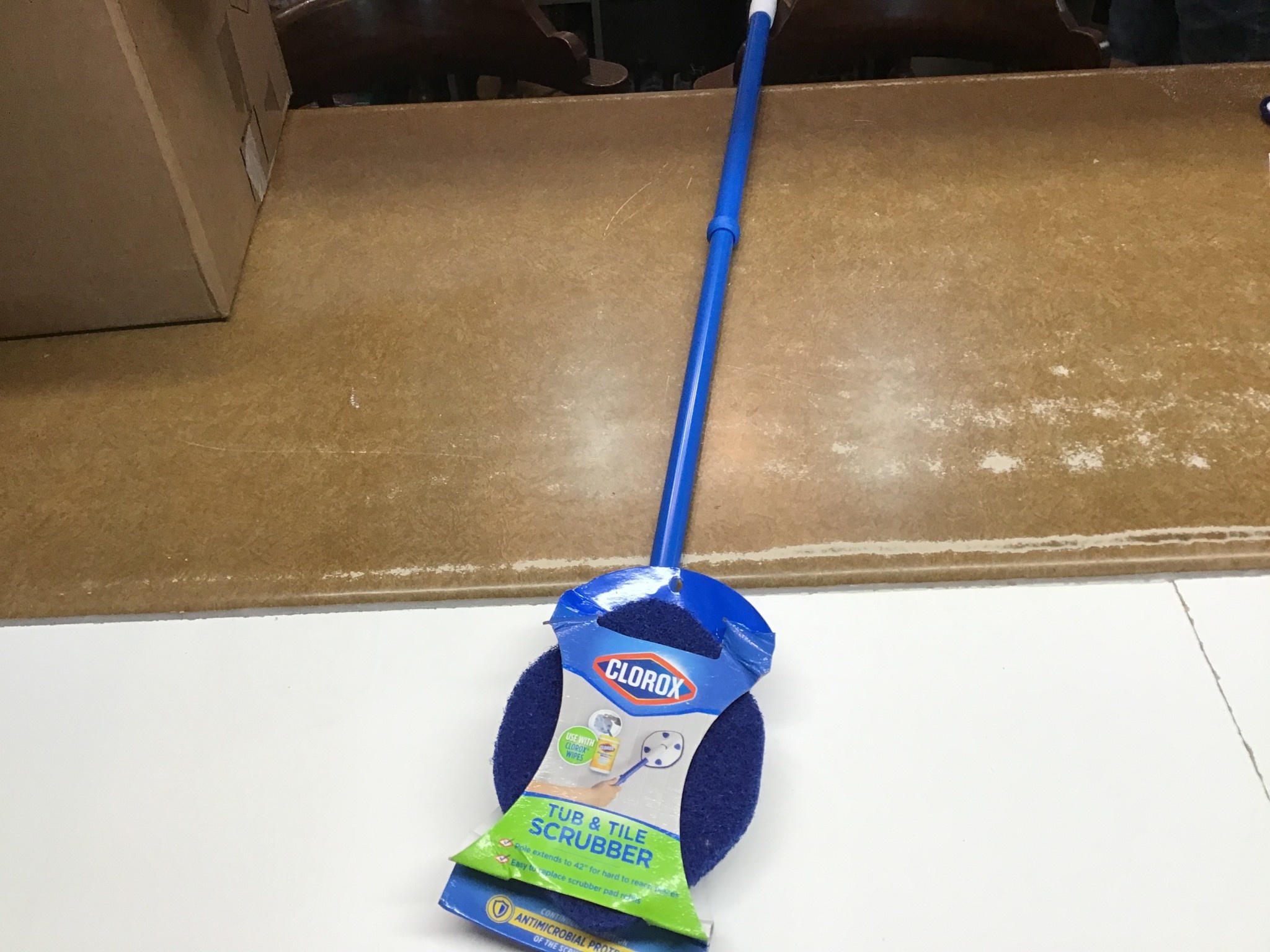 clorox extendable tub and tile scrubber