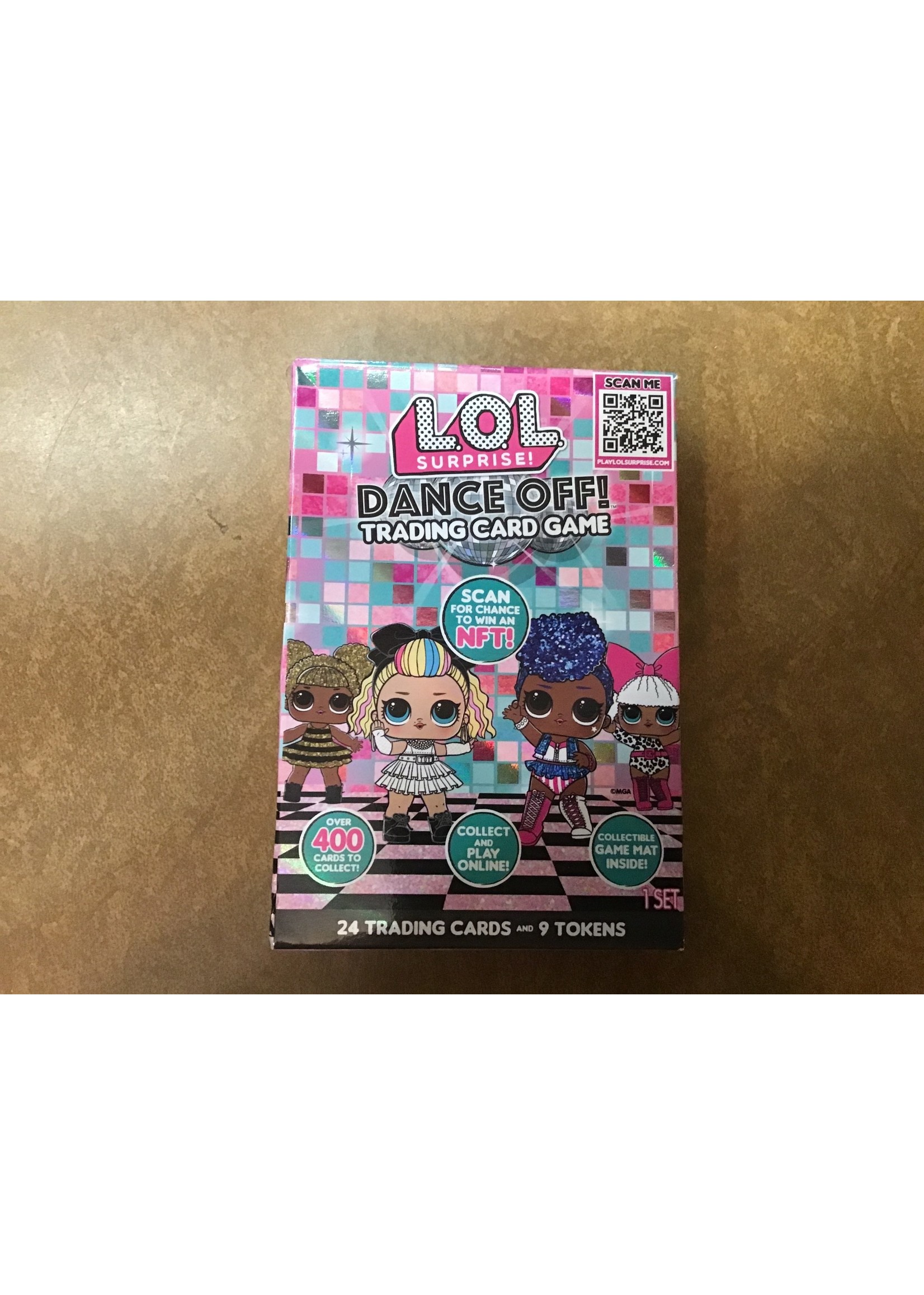 Box damage L.O.L. Surprise! Dance Off! Trading Card Starter Set