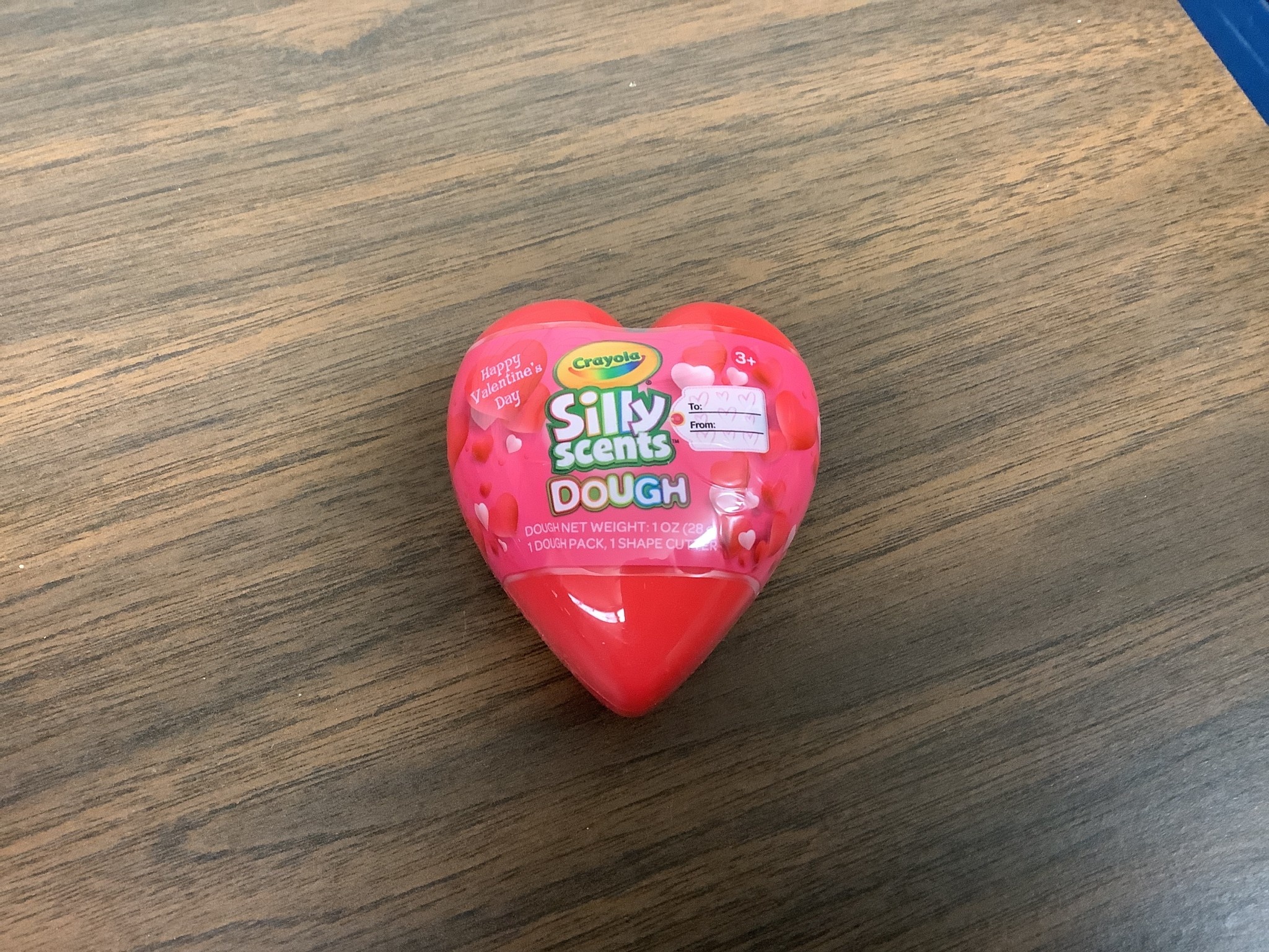 Crayola Silly Scents Dough Valentine?s Day (1 Dough Pack, 1 Shape Cutter) Red D3 Surplus Outlet